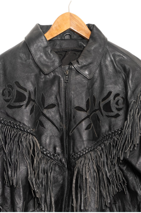 Chaqueta cuero negro flecos